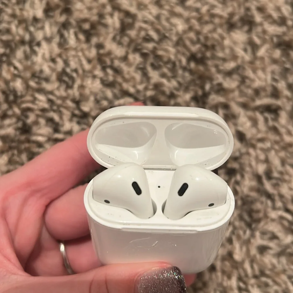 Apple used airpods